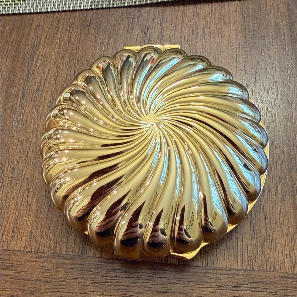 Party Lite Gold Swirl Compact Candle Holder - Shiny Gold Finish